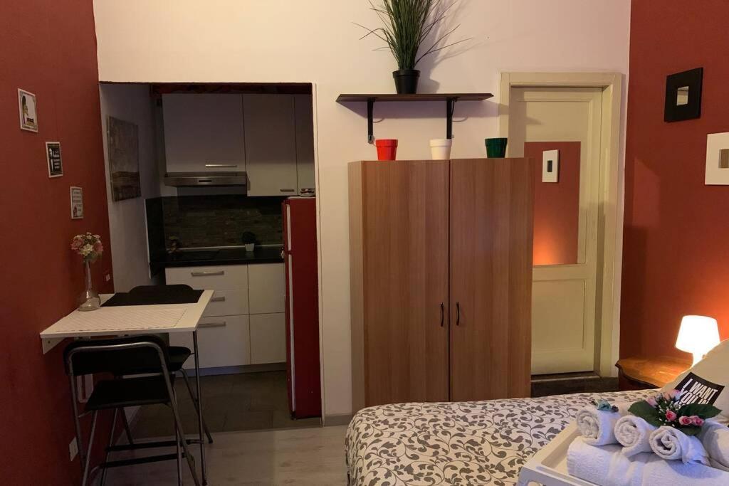 "Little Sicilian Home"-Room With A Private Bathroom & Kitchen -Fridge - And Shared A Beautiful Terrace On Hostel Taormina Center Екстер'єр фото