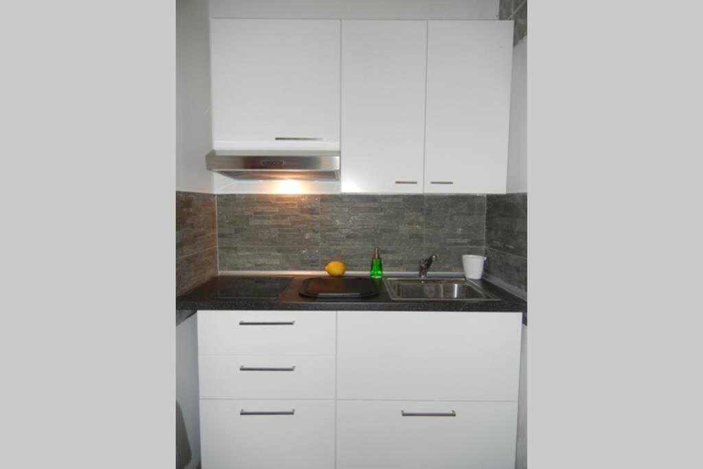"Little Sicilian Home"-Room With A Private Bathroom & Kitchen -Fridge - And Shared A Beautiful Terrace On Hostel Taormina Center Екстер'єр фото